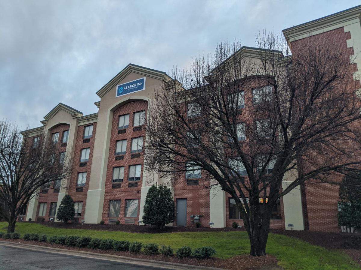 Clarion Pointe Greensboro Airport Hotel Exterior photo