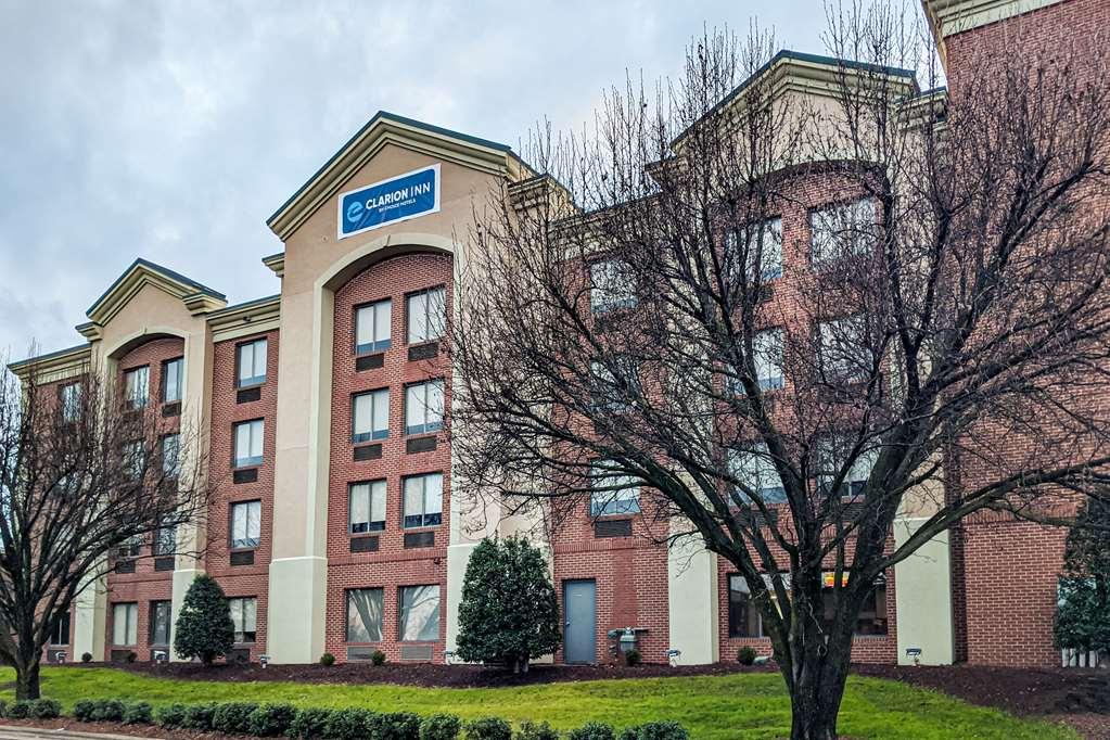 Clarion Pointe Greensboro Airport Hotel Exterior photo